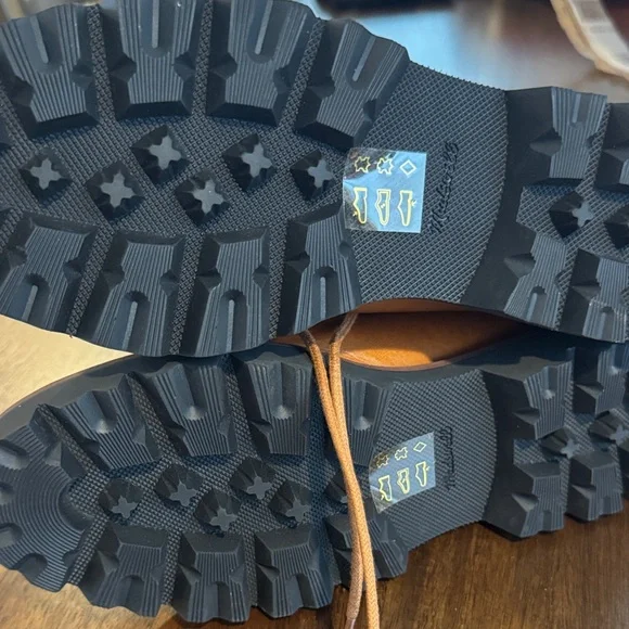 Madewell Women's Tan Leather Ankle Boots - Picture 6 of 6